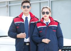 莞城訂制工作服廠(chǎng)家怎樣設計工裝褲---【風(fēng)華服裝】